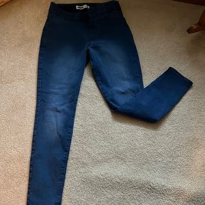 Old Navy Super Skinny pull on straight leg jeans